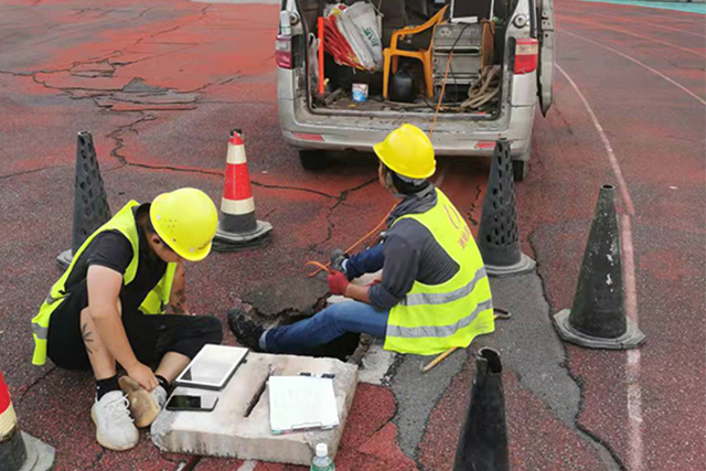 非開挖光固化修復車使用規范